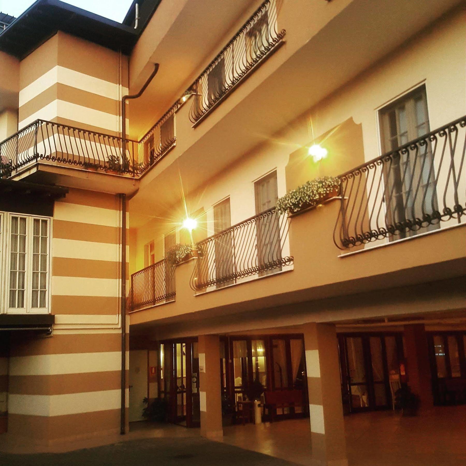 Hotel Trotter Leno Exterior foto